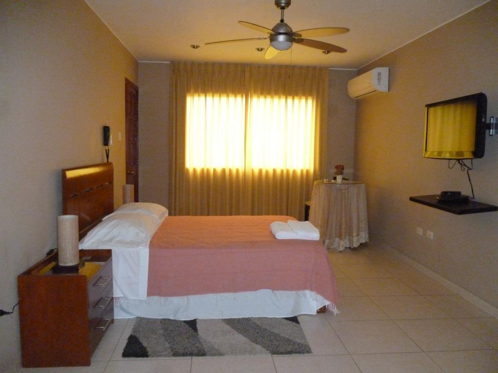 Apart Hotel El Canaveral Chincha Alta Exterior photo